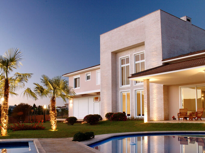 Luxury & Spacious Villa